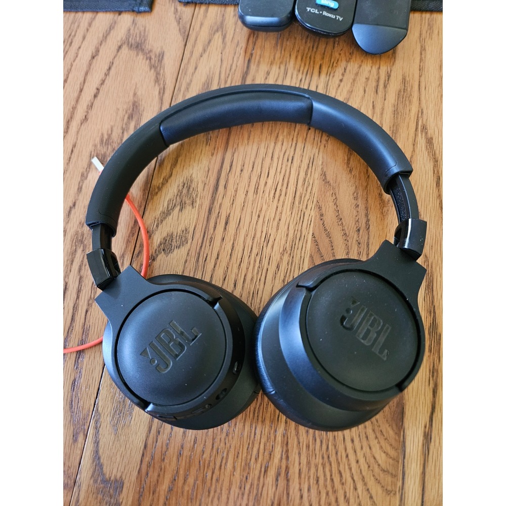 JBL 710BT Over Ear Wireless Bluetooth Headphones OS Black Foldable Paddedd